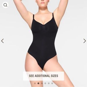 SkIMS SCULPTING BODYSUIT
